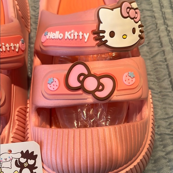 Hello Kitty Pink Sandals - Picture 2 of 4